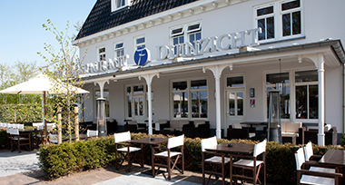 Terras van Fletcher Hotel-Restaurant Duinzicht